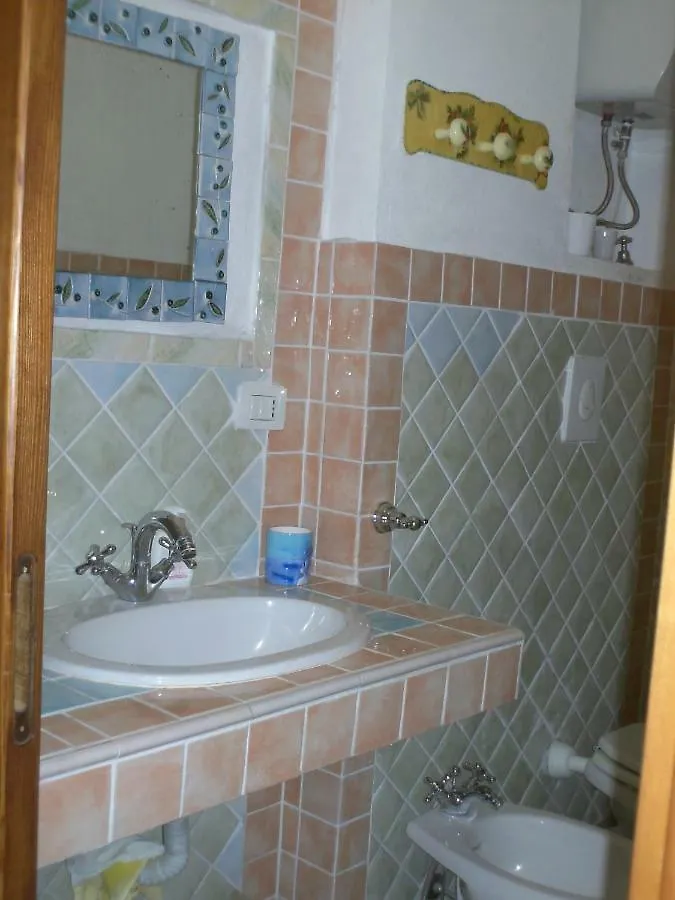 شقة سانتا تيريزا غالّورا  في Casa Della Baia