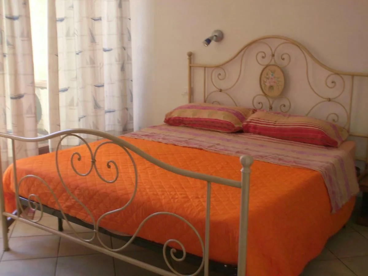 شقة سانتا تيريزا غالّورا  في Casa Della Baia 0*,