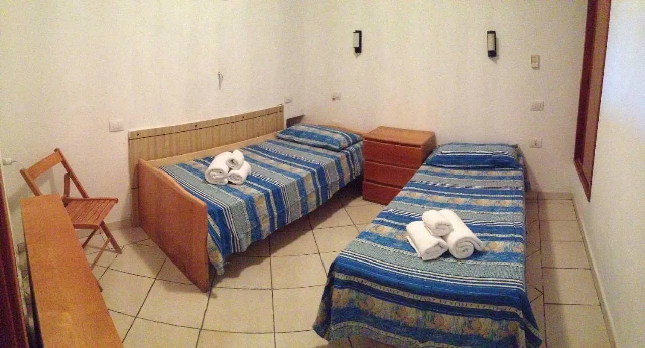 شقة سانتا تيريزا غالّورا  في Casa Della Baia